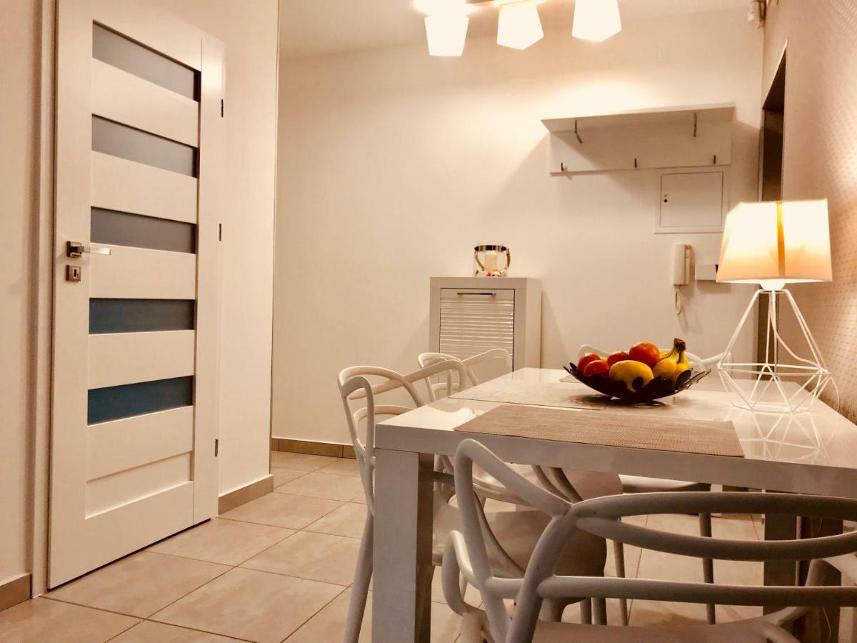 Apartamenty Aleksandry Apartament Przy Parku Swinoujscie Dış mekan fotoğraf